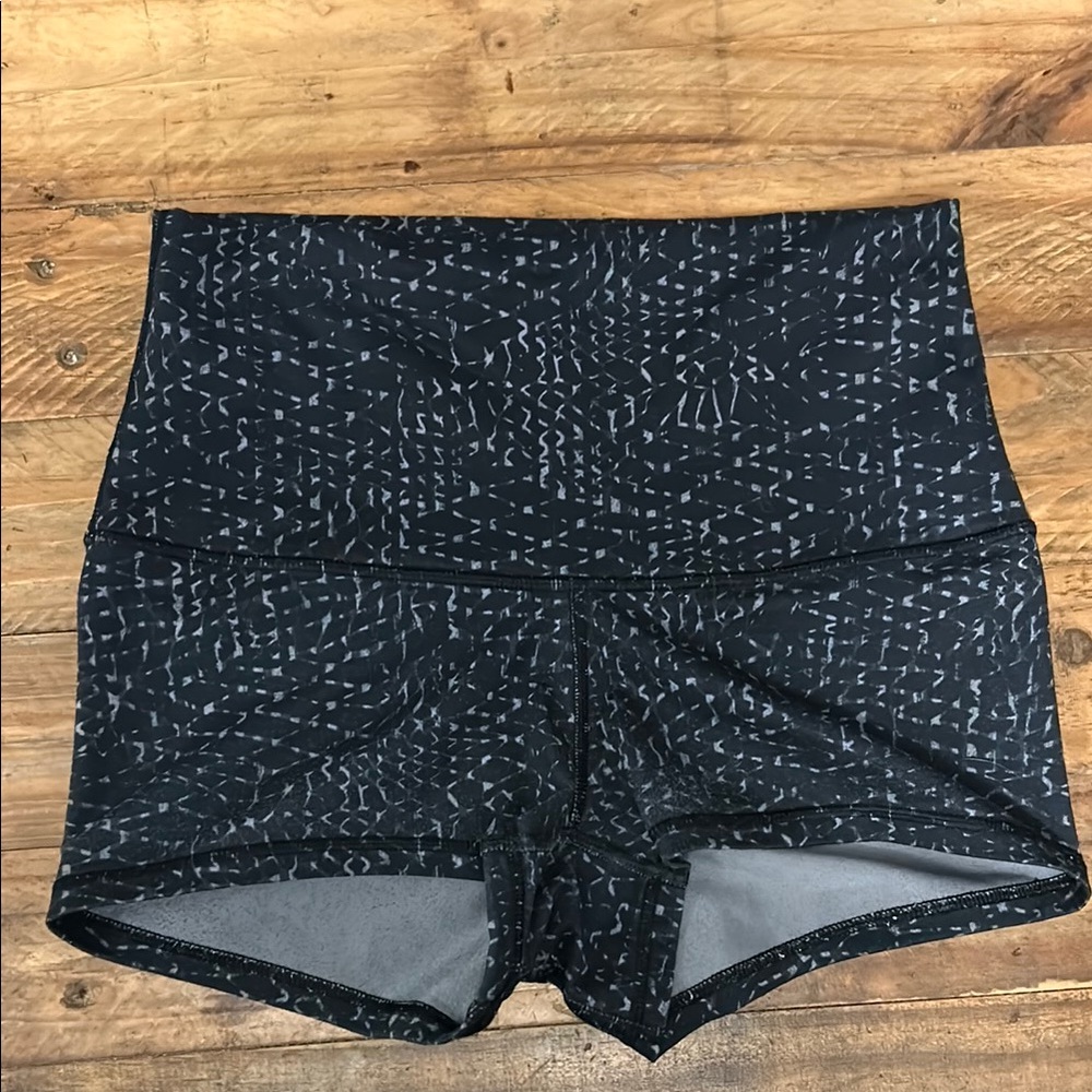 Lululemon Athleticia size 4 shorts